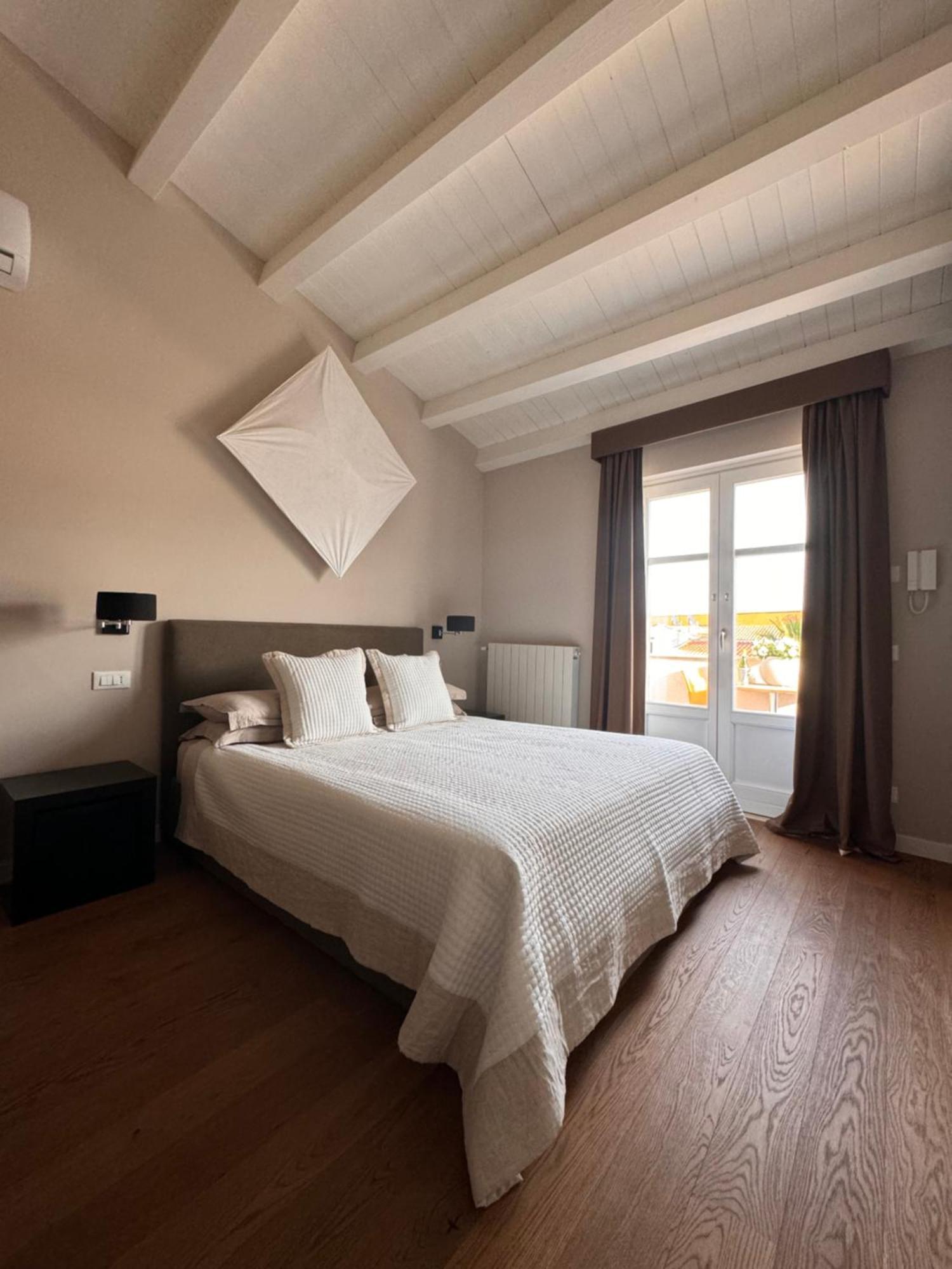 A Cala Suite & Apartment Palermo Bagian luar foto
